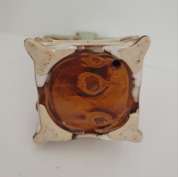 Vintage Porcelain Nativity Scene with Cross 6” Tall - Picture 8 of 9